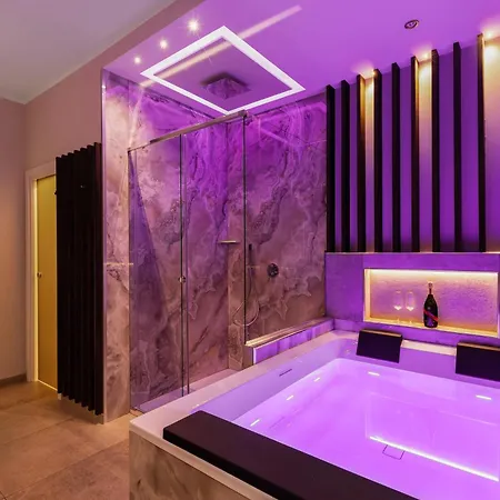 Guest house Albadea Deco&jacuzzi 4*