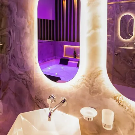 Albadea Deco&jacuzzi Гостевой дом 4*